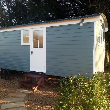 Yew Tree View Luxury Shepherd'S Hut ستورمنستر نيوتن المظهر الخارجي الصورة