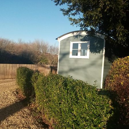 Yew Tree View Luxury Shepherd'S Hut ستورمنستر نيوتن المظهر الخارجي الصورة